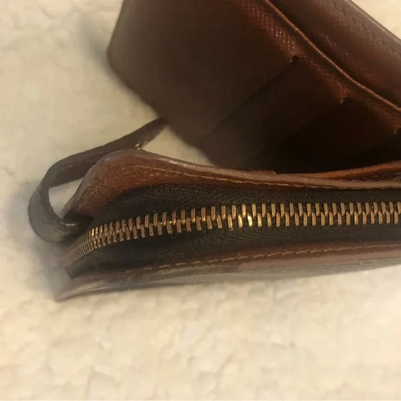 Louis Vuitton CA0030 Monogram Wallet - Picture 6 of 12